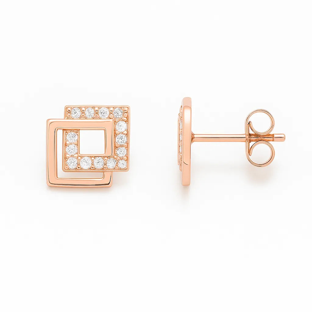 Rosévergoldete Ohrstecker in doppeltem Quadrat-Design mit funkelnden weißen Zirkonia-Steinen, gezeigt in Vorder- und Seitenansicht – eleganter, moderner Schmuck.