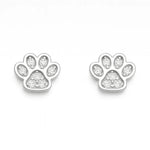 Silberne Ohrstecker in Form einer Pfote, verziert mit funkelnden weißen Zirkonia-Steinen – eleganter und verspielter Schmuck für Tierliebhaber.