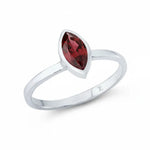 Damenring aus 925er Sterlingsilber mit rotem Granatstein