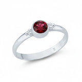 Damenring aus 925er Sterlingsilber mit rundem roten Granatstein