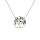 Filigrane Damenhalskette aus 925 Sterling Silber mit rundem Lebensbaum-Anhänger und bunten Schmucksteinen, ideal für stilbewusste Frauen als symbolischer Alltags- und Geschenkeschmuck.