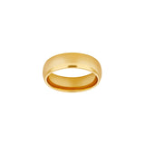 Goldener Herren-Bandring aus 316L Edelstahl, IPG-vergoldet, hochglanzpolierte domed Form; freigestelltes Produktfoto auf weißem Hintergrund, minimalistischer klassischer Look.
