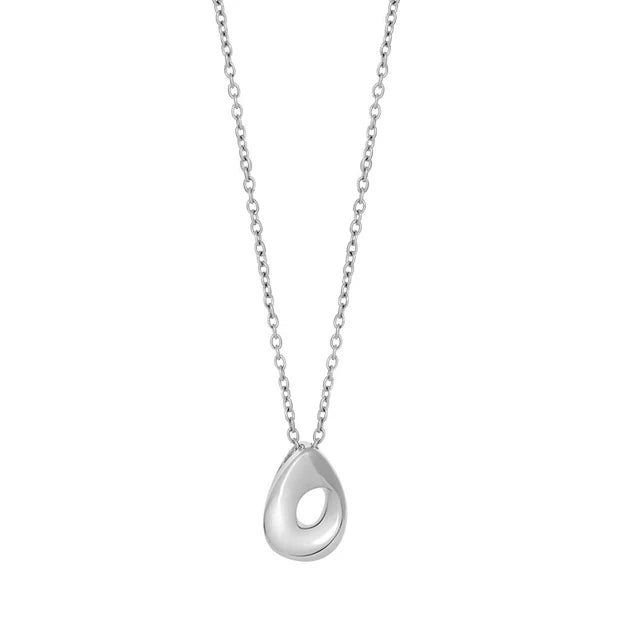 Diese Halskette aus 925 Sterling Silber zeigt einen polierten Tropfenanhänger in modernem Design und ist als stilvolles Schmuckstück ideal für Frauen und Mädchen geeignet.