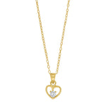 Auf dem Produktbild ist eine zarte Kinder-Halskette aus 925 Sterling Silber mit einem offenen Herzanhänger und funkelndem Zirkonia zu sehen, die als liebevolles Schmuckstück für Mädchen gestaltet ist.