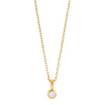 Diese zarte Damenhalskette aus 925 Sterling Silber, wahlweise rhodiniert, gelb- oder rosévergoldet, mit rund gefasstem Zirkonia-Solitär als Anhänger ist ideal für stilbewusste Frauen im Alltag und zu besonderen Anlässen.