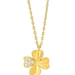 Feine Damen-Halskette aus 925 Sterling Silber, wahlweise vergoldet oder in Silber, mit vierblättrigem Kleeblatt-Anhänger und funkelndem Zirkonia-Herzblatt als eleganter Glücksbringer für stilbewusste Frauen.