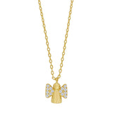 Diese Kinderkette zeigt einen Engelanhänger aus 925 Sterling Silber mit funkelnden Zirkonia-Flügeln und eignet sich als liebevolles Schmuckstück für Mädchen.