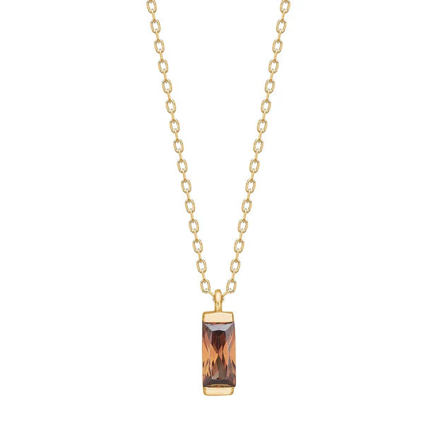 Elegante Damen-Halskette aus vergoldetem 925 Sterling Silber mit rechteckig facettiertem braunen Zirkonia-Anhänger im Baguette-Stil, ideal für stilbewusste Frauen im Alltag und zu besonderen Anlässen.