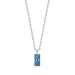 Feine Damen-Halskette aus 925 Sterling Silber mit rechteckigem blauem Zirkonia-Anhänger im Baguette-Schliff, ideal für stilbewusste Frauen im Alltag und zu besonderen Anlässen.