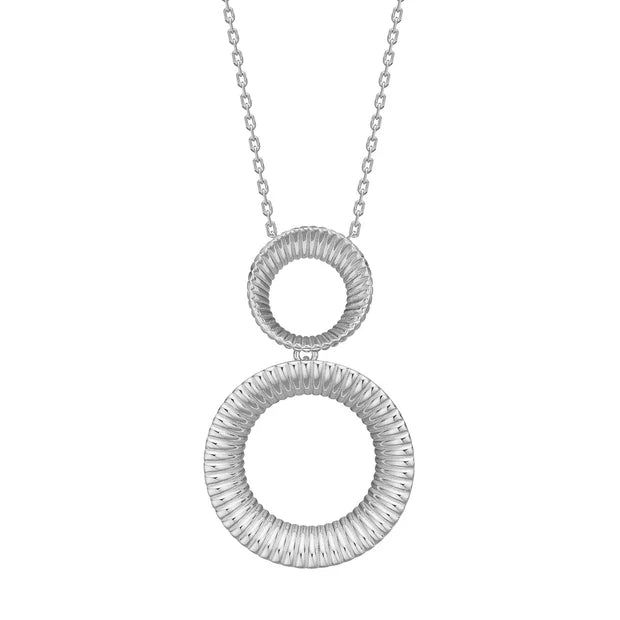 Diese Damenkette aus 925 Sterling Silber mit großem, doppelt kreisförmigem Struktur-Anhänger im modernen Design ist ideal für stilbewusste Frauen als elegantes Accessoire.