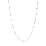 Die Abbildung zeigt eine filigrane Damenhalskette aus 925 Sterling Silber mit vielen kleinen, offenen Kreuz-Elementen im modernen, zeitlosen Design für stilbewusste Frauen.