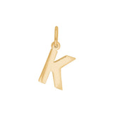 Der Schmuckanhänger in Buchstabenform besteht aus poliertem 925 Sterling Silber, ist schlicht und modern gestaltet und eignet sich ideal als persönlicher Halsschmuck für Damen, Jugendliche und Kinder.