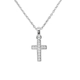 Abgebildet ist eine zarte Damen-Halskette aus 925 Sterling Silber mit funkelndem Kreuzanhänger aus Zirkonia, ideal als zeitloser Alltagsschmuck und religiöses Geschenk.