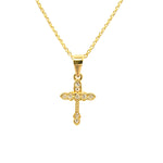 Auf dem Bild ist eine zarte Damen Halskette aus 925 Sterling Silber mit kleinem, detailreich verziertem Kreuzanhänger zu sehen, ideal für Mädchen und Frauen als stilvoller Glaubensschmuck.