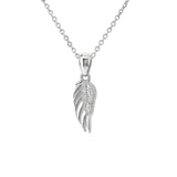 Auf dem Bild ist eine zarte Damen Halskette aus 925 Sterling Silber mit filigranem, teilweise mit Zirkonia besetztem Engelsflügel-Anhänger zu sehen, ideal für mode- und sinnbewusste Frauen.