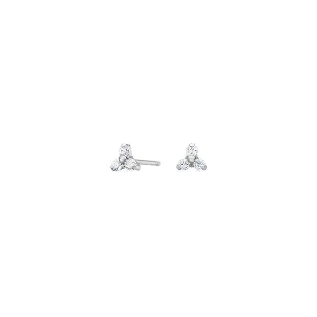 Abgebildet sind filigrane Damen-Ohrstecker aus Titan mit drei funkelnden Zirkonia in Dreiecksform, die sich ideal für empfindliche Ohren und den täglichen Gebrauch eignen.