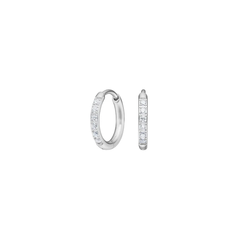 Elegante Creolen-Ohrringe aus Titan in Silber oder vergoldet mit funkelndem Zirkonia-Steinbesatz, ideal für stilbewusste Damen und als Geschenk.