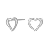 Diese Herz-Ohrstecker aus 925 Sterling Silber überzeugen durch ihr offenes, strukturiertes Design und eignen sich ideal für Damen, die zeitlosen, dezenten Schmuck lieben.
