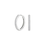 Diese Creolen aus 925 Sterling Silber, wahlweise vergoldet, sind mit funkelnden Zirkonia-Steinen besetzt und ideal für stilbewusste Frauen im Alltag und zu Anlässen.