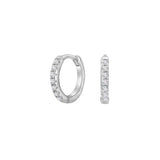 Diese kleinen Damen-Huggie-Creolen aus 925 Sterling Silber, wahlweise rhodiniert, gelb- oder rosévergoldet und mit pavégefassten Zirkonia besetzt, sind ideal für stilbewusste Frauen, die bequemen Everyday-Glamour suchen.