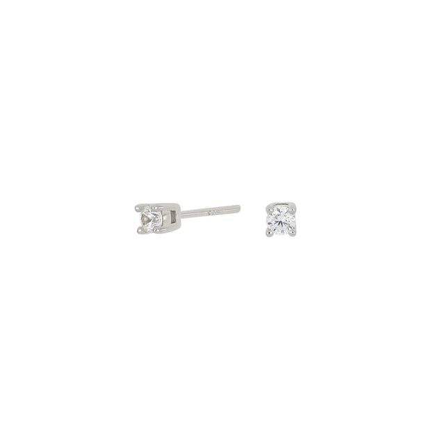 Diese klassischen Damen-Ohrstecker aus 925 Sterling Silber, wahlweise vergoldet, mit rund gefassten Zirkonia-Solitärsteinen sind ideal für stilbewusste Frauen als dezenten Alltagsschmuck.