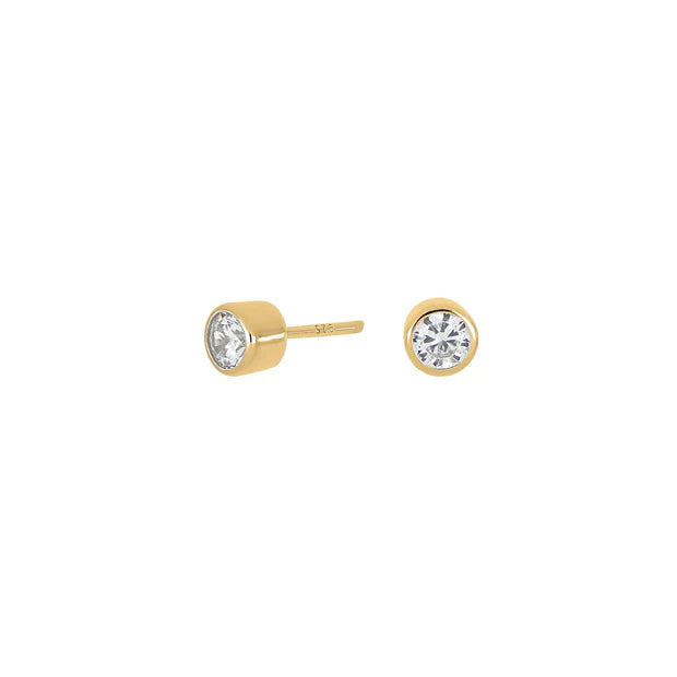 Diese kleinen Damen-Ohrstecker aus 925 Sterling Silber, wahlweise rhodiniert, gelbvergoldet oder rosévergoldet, mit rund gefasstem Zirkonia-Stein sind ideale Basics für stilbewusste Frauen im Alltag und zu besonderen Anlässen.