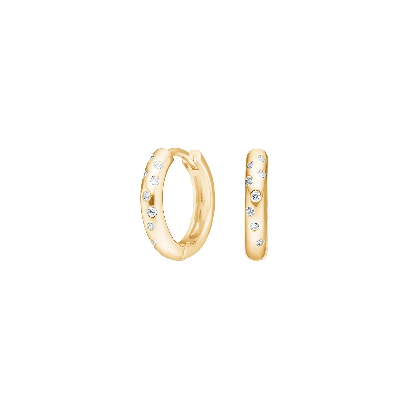 Das Bild zeigt zarte Damen-Creolen aus 925 Sterling Silber mit glatt polierter Oberfläche und eingestreuten Zirkonia-Steinen, die besonders für stilbewusste Frauen im Alltag und zu besonderen Anlässen geeignet sind.