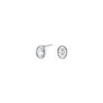 Elegante Damen-Ohrstecker aus 925 Sterling Silber, wahlweise vergoldet, mit oval gefasstem Zirkonia, die durch ihr zeitloses Design ideal für Alltag und besondere Anlässe sind.