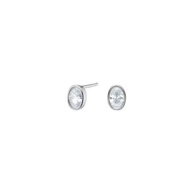 Elegante Damen-Ohrstecker aus 925 Sterling Silber, wahlweise vergoldet, mit oval gefasstem Zirkonia, die durch ihr zeitloses Design ideal für Alltag und besondere Anlässe sind.