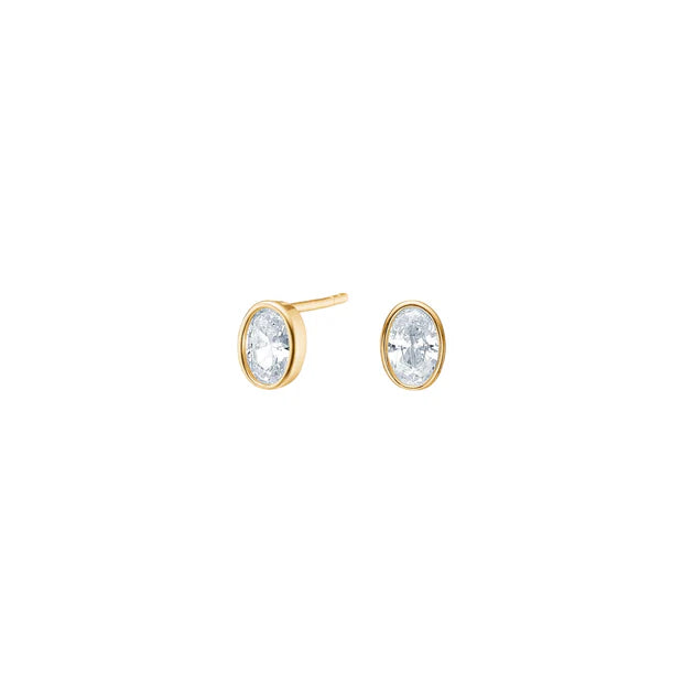 Elegante Damen-Ohrstecker aus 925 Sterling Silber, wahlweise vergoldet, mit oval gefasstem Zirkonia, die durch ihr zeitloses Design ideal für Alltag und besondere Anlässe sind.