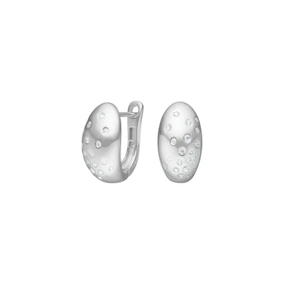 Diese eleganten Damen-Creolen aus 925 Sterling Silber, wahlweise vergoldet, mit matt geschwungener Oberfläche und unregelmäßig gesetzten Zirkonia-Steinen sind ideal für stilbewusste Frauen im Alltag und zu besonderen Anlässen.