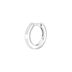 Silberfarbene Herren Creole aus poliertem Edelstahl mit 12 mm Durchmesser, minimalistischer Klappohrring für Alltag, Business und besondere Anlässe.