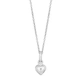 Dieses Produktbild zeigt eine zarte Kinderhalskette aus 925 Sterling Silber mit einem kleinen, glänzenden Herzanhänger, der speziell für Mädchen entworfen wurde.