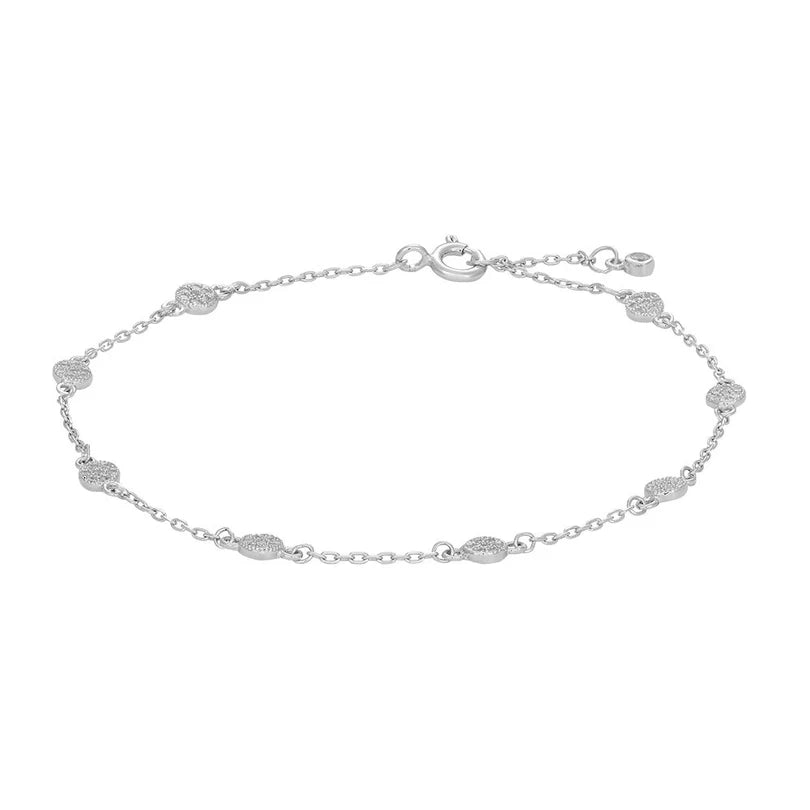 Feines Damenarmband aus 925 Sterling Silber, wahlweise vergoldet, mit mehreren beweglichen Zirkonia-Anhängern rund um das Handgelenk, ideal für stilbewusste Frauen.