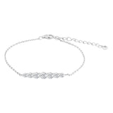 Dieses feine Damenarmband aus 925 Sterling Silber, wahlweise vergoldet oder in Silber, mit verstellbarer Kette und einer Reihe funkelnder Zirkonia-Steine eignet sich ideal für stilbewusste Frauen.