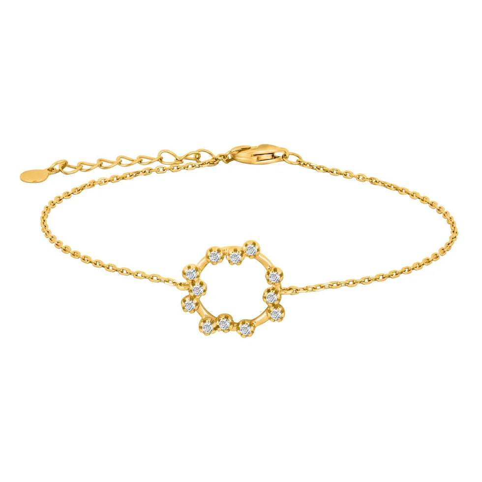 Das Bild zeigt ein zartes Damenarmband aus 925 Sterling Silber mit offenem Kreis-Anhänger aus kleinen Zirkonia-Kugeln und verstellbarer Kette, ideal für stilbewusste Frauen im Alltag und zu besonderen Anlässen.
