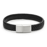 Breit geflochtenes schwarzes Herrenarmband aus Kalbsleder mit mattem Edelstahl-Magnetverschluss, vor weißem Hintergrund freigestellt.