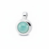 Silberner Anhänger mit rundem aqua-blauen Calcedon-Cabochon im minimalistischen Design.