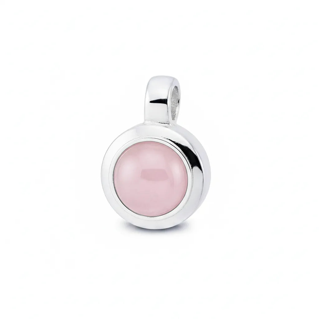 Silberanhänger mit rundem Rosenquarz-Cabochon in zartem Rosa.