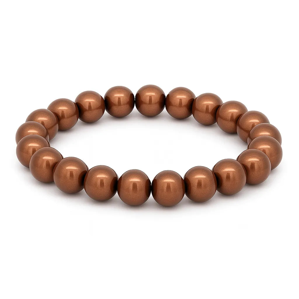 Braunes Perlenarmband aus glänzenden, runden Kugelperlen auf elastischem Band.