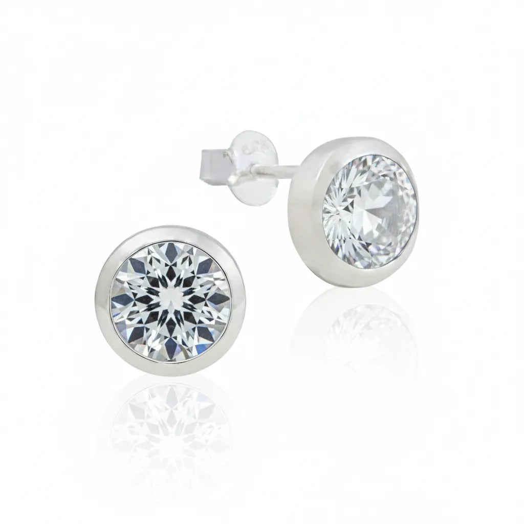 Elegante Damenohrstecker aus 925er Sterlingsilber mit rundem Zirkonia Edelstein.