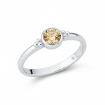 Eleganter Damenring aus 925er Sterlingsilber mit rundem gelb orangenem Citrin Edelstein in Zargenfassung.