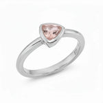 Damenring aus 925er Sterlingsilber mit Rosenquarz in Triangleform