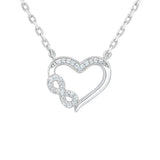 Feine Damen Silberkette aus 925 Sterling Silber mit herzförmigem Anhänger und Unendlichkeitszeichen, besetzt mit funkelnden Zirkonia auf weißem Hintergrund.